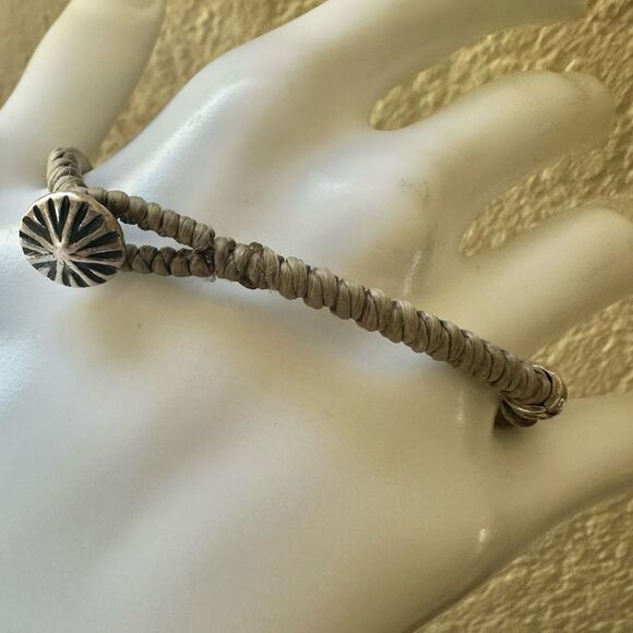 Sterling silver grey cord artisan bracelet - Picture 6 of 8